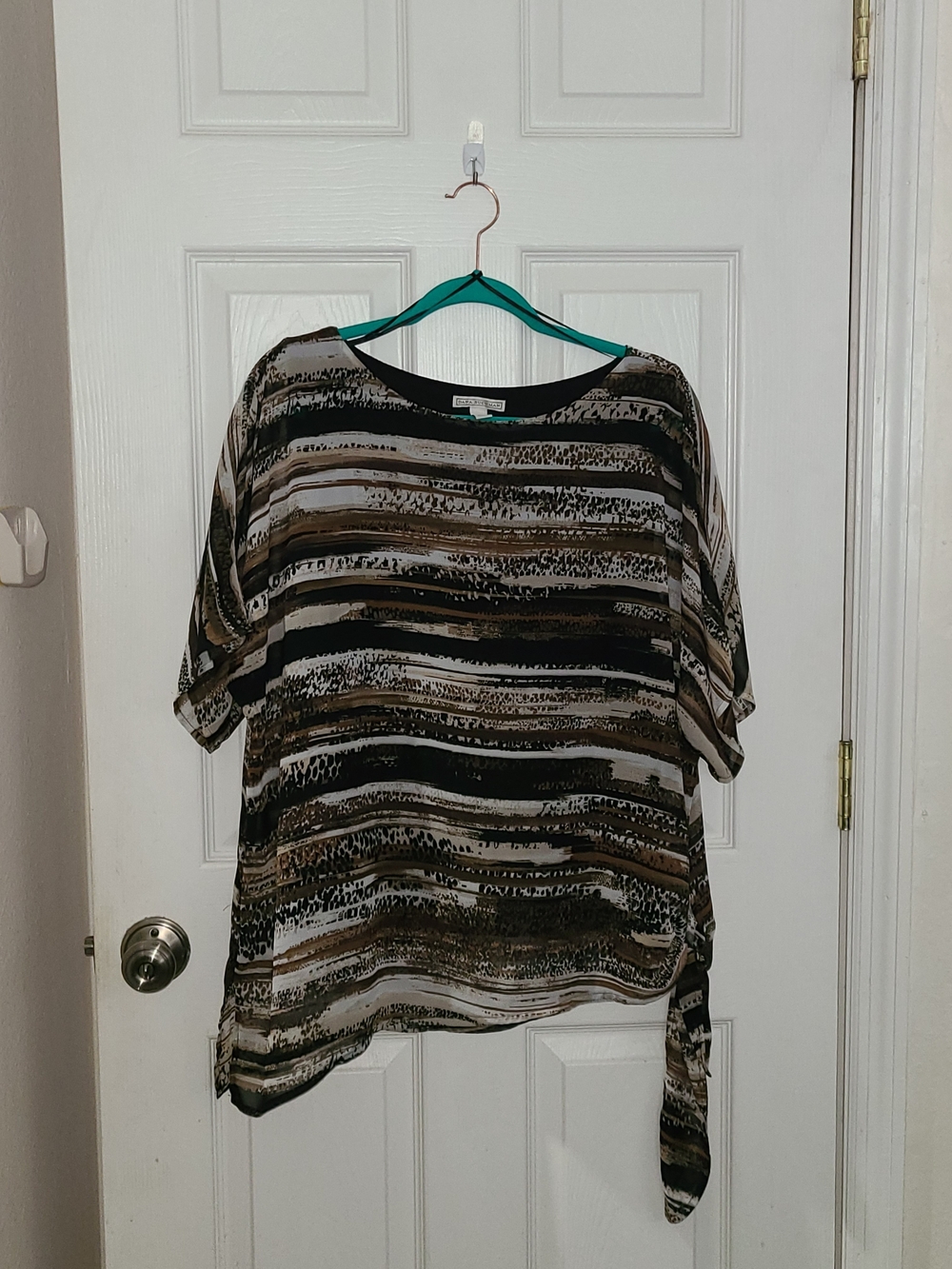 Dana Buchman Black, Brown & Cream Short Sleeve Striped Blouse